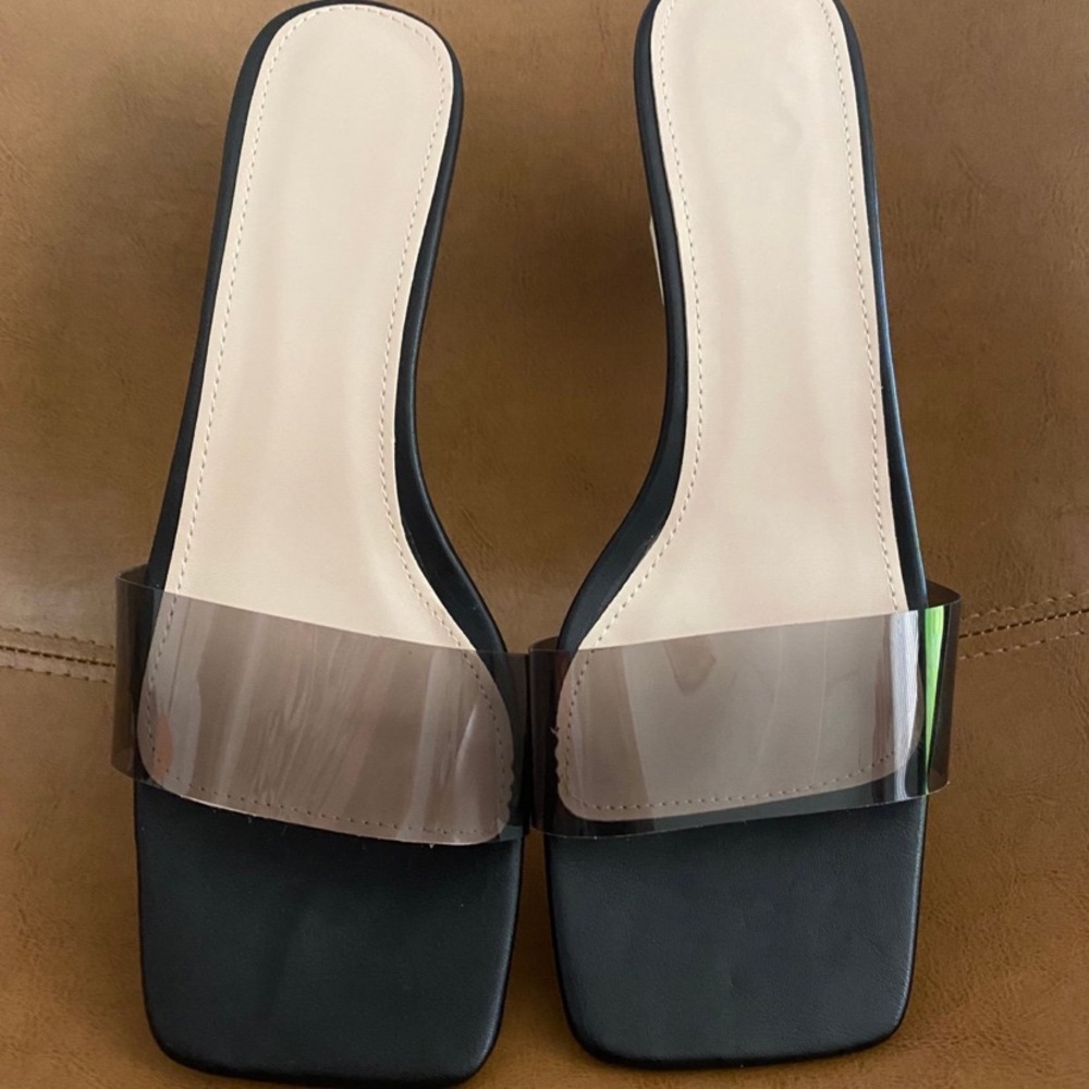 Women’s clear heels sandals pump shoe..